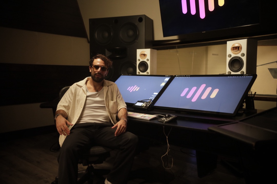 Formateur Sound Academy dans un studio d'enregistrement